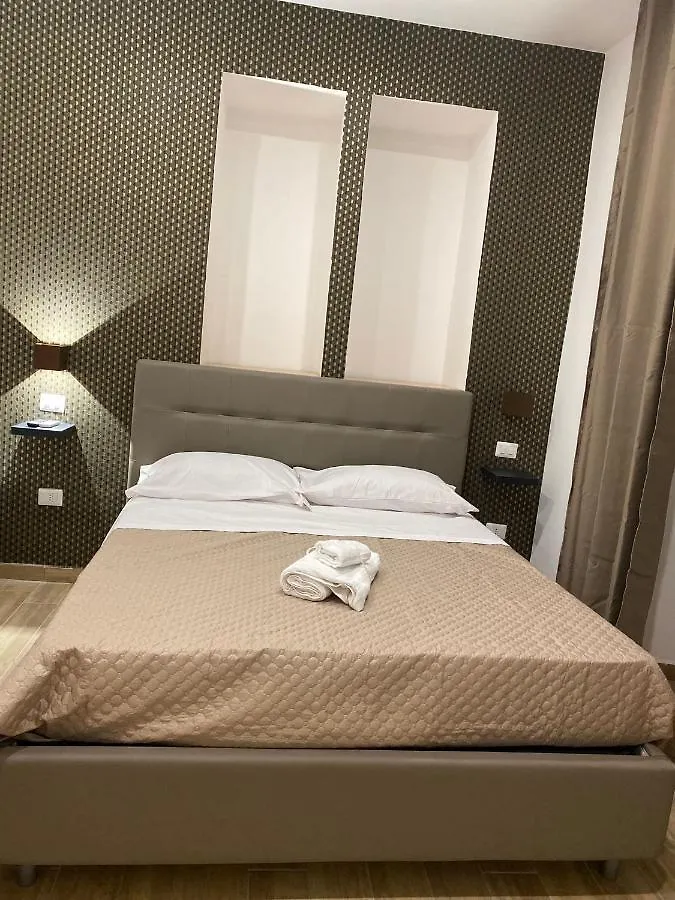 4 Hotel con Shuttle Aeroporto Vicino al Duomo di Napoli
